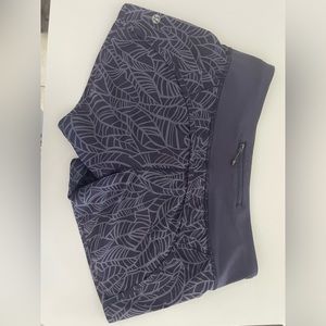 Lululemon size 6 shirts